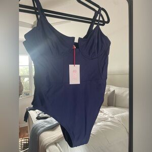 Solid & Striped the Veronica in Midnight Blue